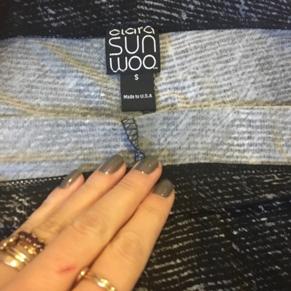 NWT texture print leggings - Picture 3 of 8